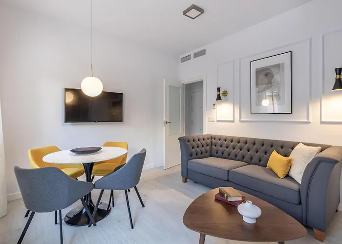 Central stylish&elegant 1br apartment i
